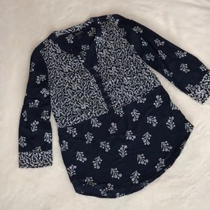 Super cute lucky brand top